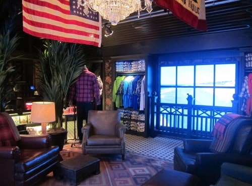 Hollister-marketing-sensoriel-agence-akinai-2020